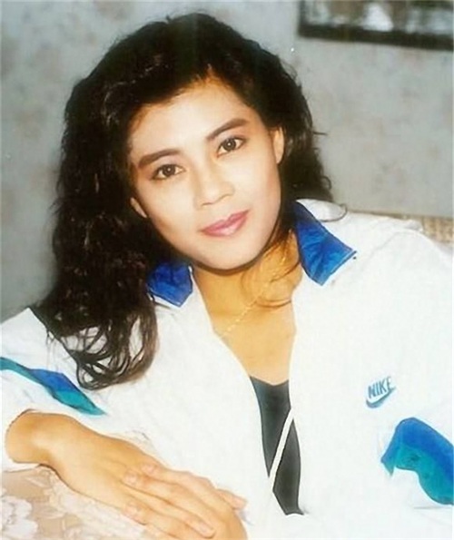 金庸笔下女影星怀旧图集（2）：96版《笑傲江湖》梁佩玲的美照