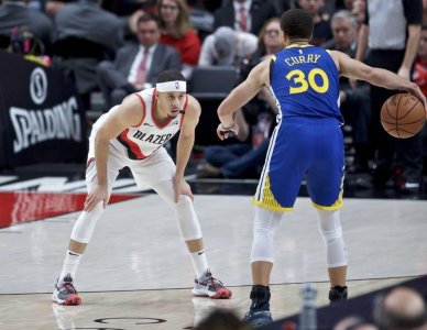 ​库里兄弟一共碰面13次，小库里场均8分，大库里表现如何？