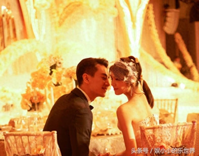 陈晓、陈妍希一家三口“石头剪刀布”，小龙女生了八斤男宝宝