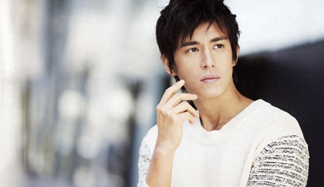 娱乐圈无人敢惹的男星，陈楚河迷幻眼神显型男气质