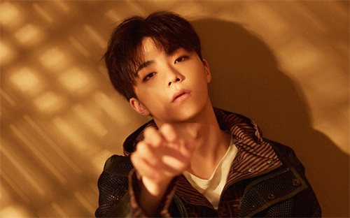 陈立农好看的电脑桌面壁纸