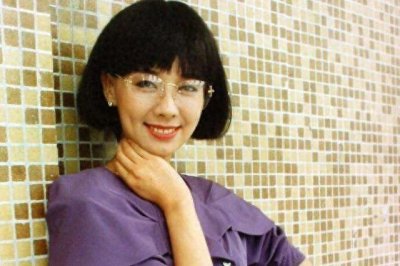 ​张国荣唯一公开承认深爱的女朋友：曾为他披上婚纱，谈起哥哥落泪