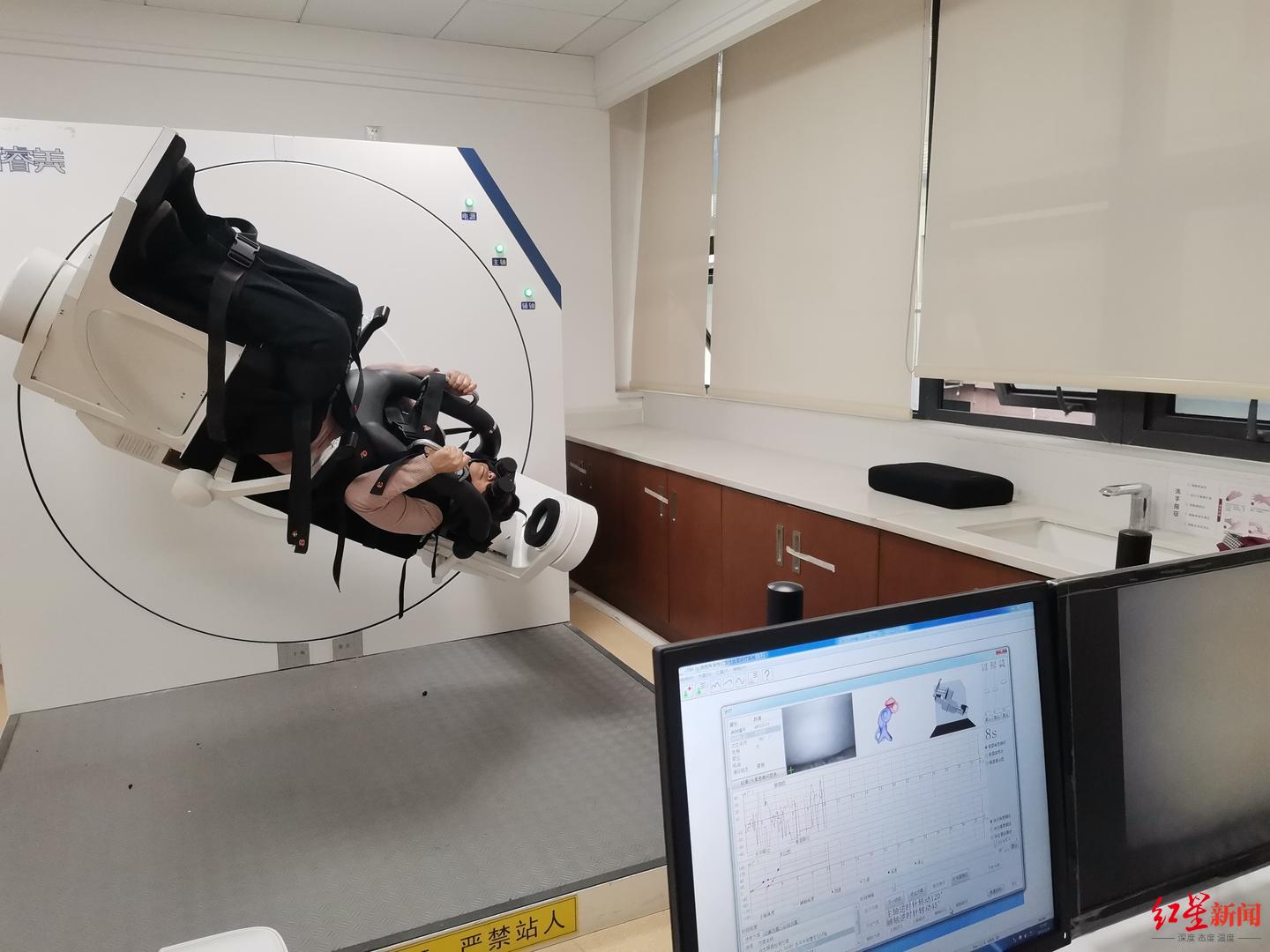 王俊凯为啥会得那个让他退出跨年晚会的病？因为耳石“离家出走”了