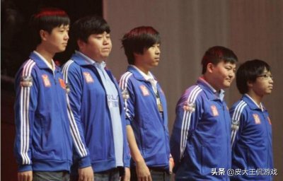 LPL赛区刚成立时有8支战队,现在还剩下几支?你还记得他们吗?