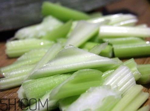 西芹是凉性还是热性 西芹是酸性还是碱性 西芹是凉性还是热性 西芹是酸性还是碱性