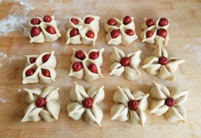 ​年关将至，老辈人做的几款过年馒头，漂亮简单又喜庆.