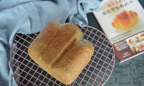 面包烤好了要马上拿出来 面包放硬了怎么办