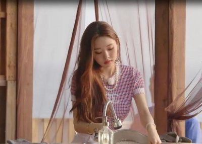 ​网红宋智雅因穿假货下架所有视频 素颜状态反差大