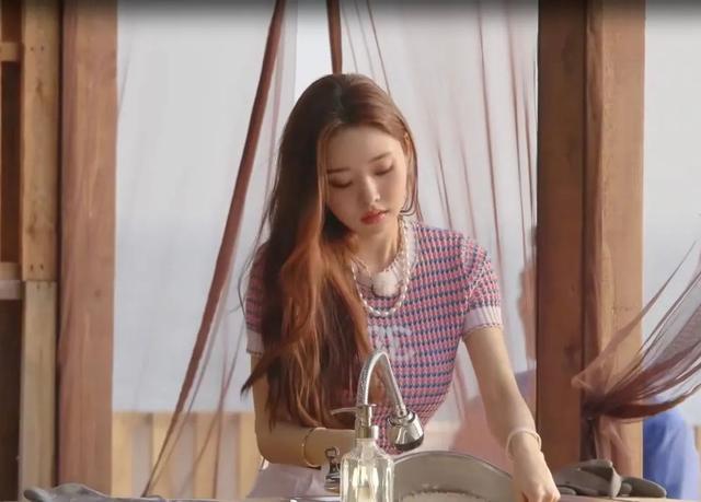 网红宋智雅因穿假货下架所有视频 素颜状态反差大