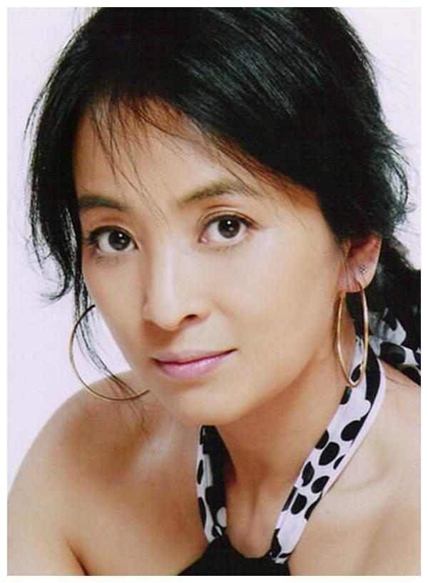 跨国恋第一人！出道二十年，每个老公都不一样！