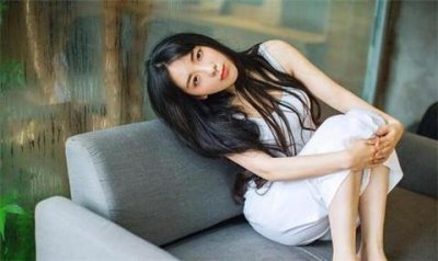 ​女朋友知道没初吻生气了怎么哄