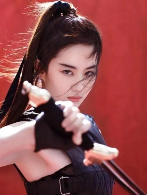 刘亦菲出道时有多撩人？演技堪称教科书版，网友：牺牲太大了