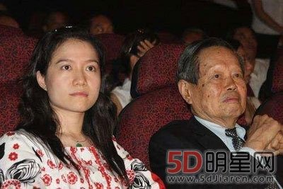 杨振宁和翁帆相差几岁 相差54岁真爱？爱他老人家的钱吧
