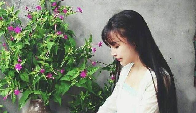 李子柒用5吨竹子搭建月季墙，看到成品，网友向往的生活！