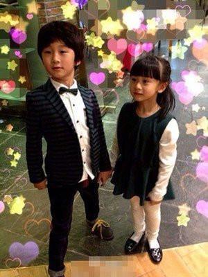 张亮女儿化身小模特，身穿流苏裙变潮童，居然才4岁