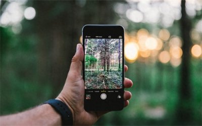 ​污染环境，威胁健康，随意废弃手机后患无穷