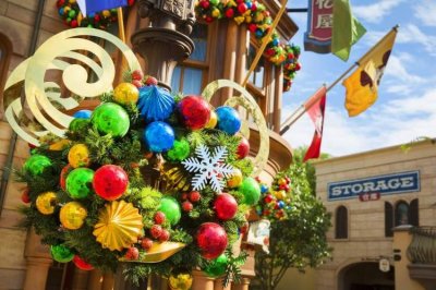 ​上海迪士尼度假区上新了！进入冬日奇境，推出全新季节性体验、商品、美食和节