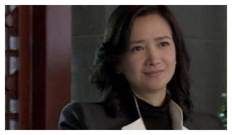 许亚军晒与同父异母的两个儿子合影，其第四任妻子颜值不输何晴