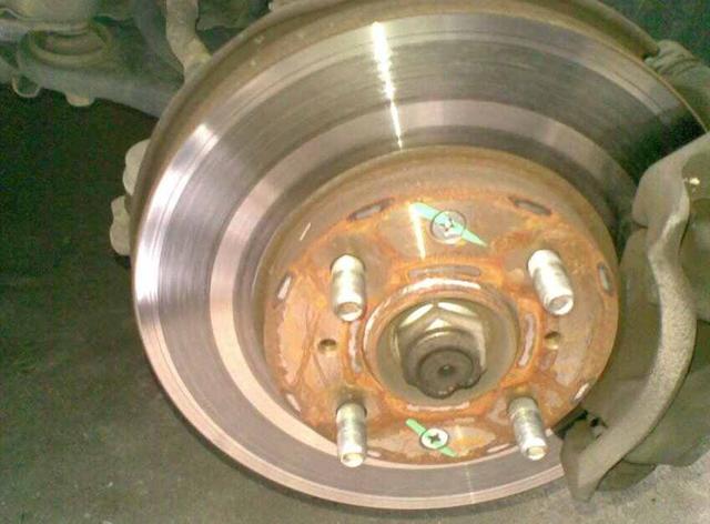 车子抖动还能开吗-