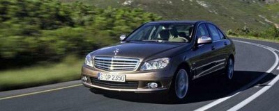 ​车子抖动还能开吗