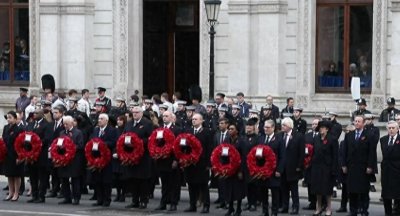 ​英国“阵亡将士纪念日”：王室与前首相的同框画面引发热议