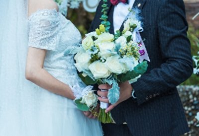 ​热点议论：十八岁结婚好吗？