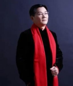 ​西北五省的秦腔戏迷朋友们，我们欠金嗓子丁良生先生一个梅花奖