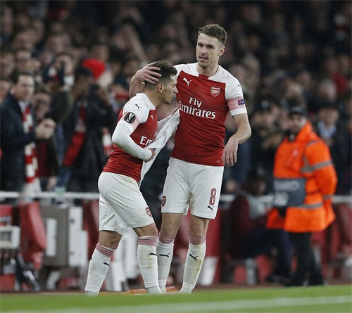 足球——欧罗巴联赛：阿森纳主场胜那不勒斯