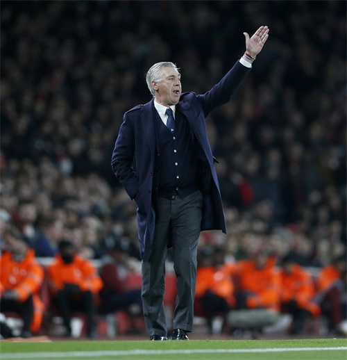 足球——欧罗巴联赛：阿森纳主场胜那不勒斯