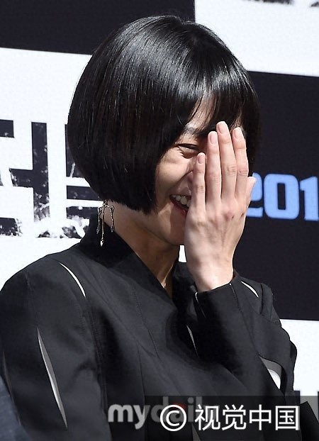 “韩国王菲”破功！裴斗娜捂嘴狂笑 河正宇《隧道》再搭吴达秀