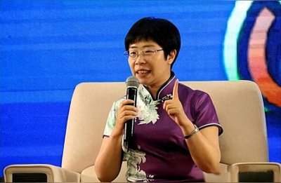 母胎单身,北大才女蒙曼48岁仍未婚,自曝心上人名字使全场笑喷!